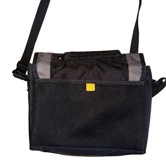 Targus CityGear Atlanta Messenger Mini Case - Picture 11 of 13